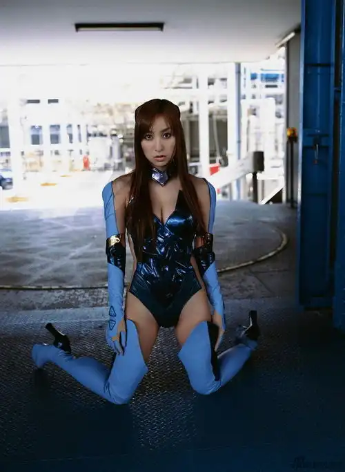 日本性感女星木口亚矢cosplay美图赏