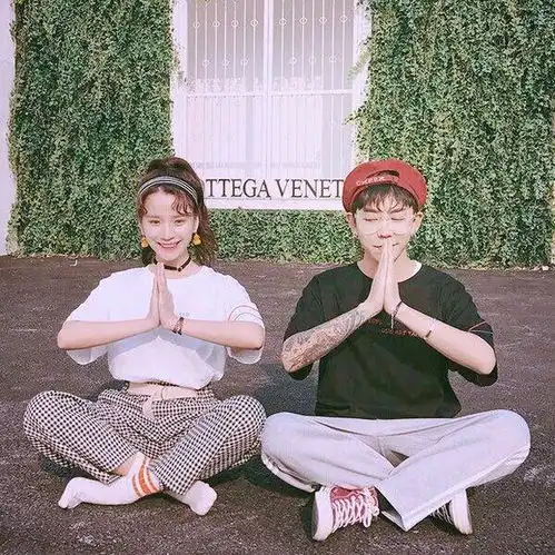 静心打坐头像情侣