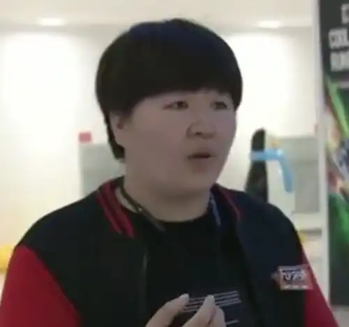 女童玩九宫格下巴缝20针,店家毫无表示,家长不给就走法律程序