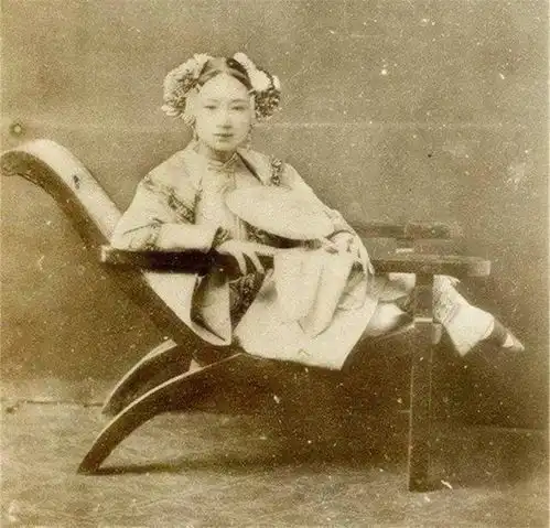 可怜的头像可爱女生段芝