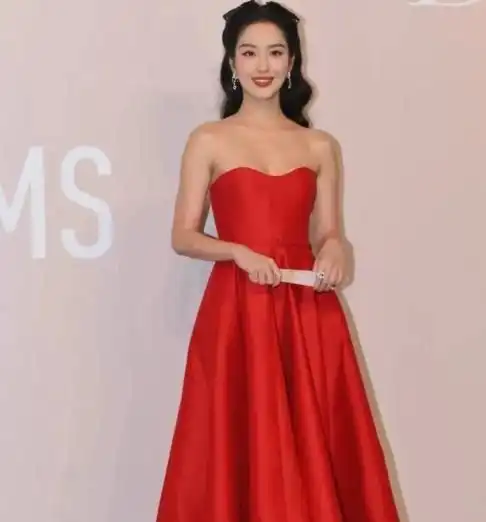 什么是氛围感美女普通人如何从细节处提升自己的氛围感