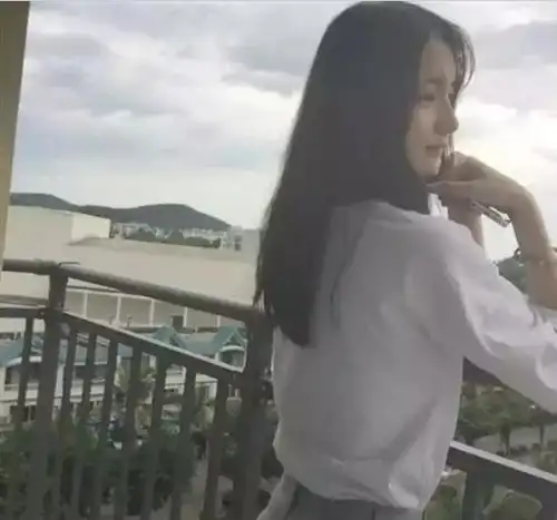 夕阳下的背影女生头像高冷