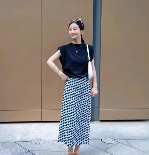 要做有品位的女生,仙气飘飘的半身裙穿搭温柔满分,高级又有气质