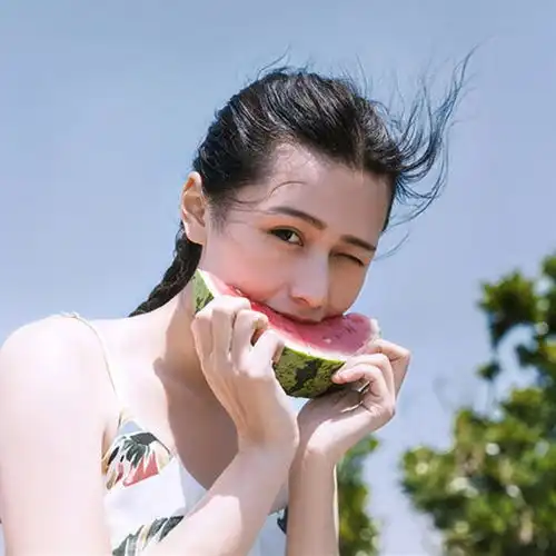 gif搞笑段子小姐姐千变万变,你都好看
