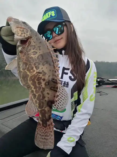 长城炮遇上路亚女娇娃超酷