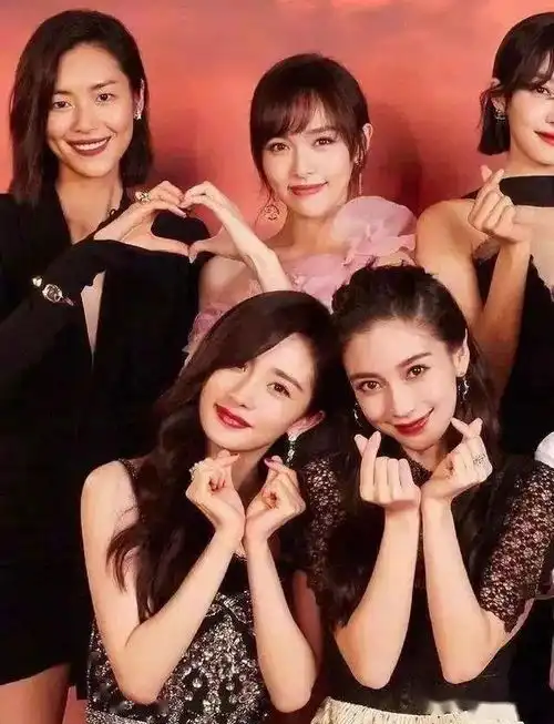 倪妮ab闺蜜反目时,杨幂正忙着和刘亦菲斗法丨85花塑料姐妹编年史