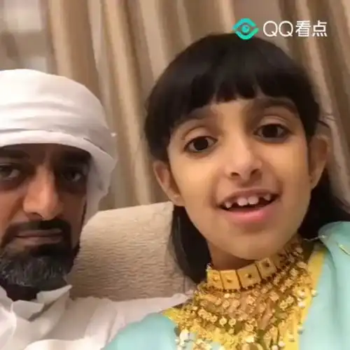阿拉伯的小姑娘眼睛好大好好看
