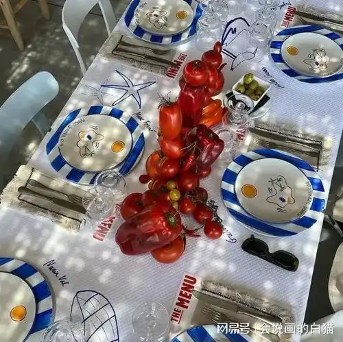 拜托,多巴胺穿搭已经落伍了现在流行的是tomatogirl番茄女孩
