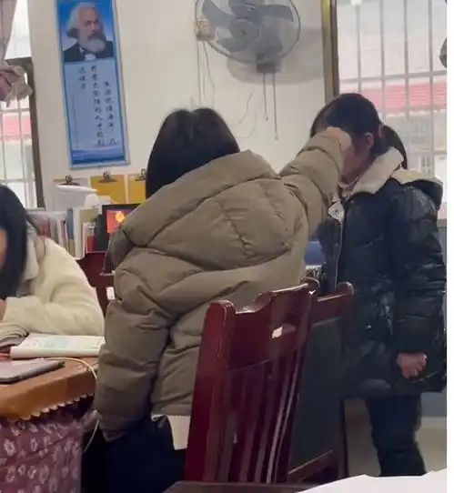 湖南湘乡又有学生被女老师打了