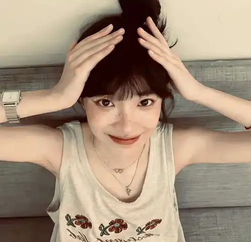 女生纯欲头像挂历