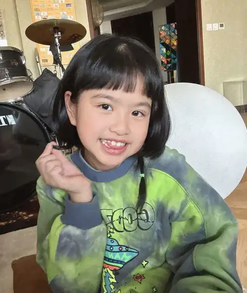 可爱小女孩头像大眼睛包