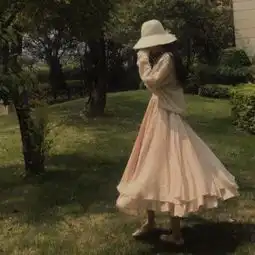 清新长裙淑女半身头像