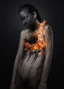 美女摄影师lucianarodriguez风格迥异的概念自画像