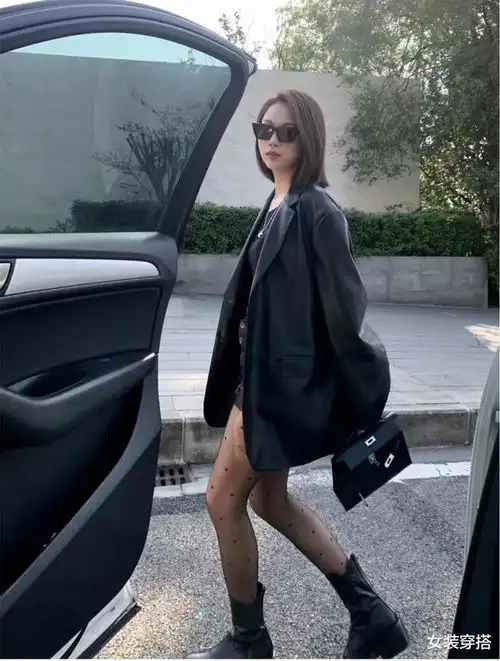 穿黑色皮夹克短裙的女生,也太帅了吧