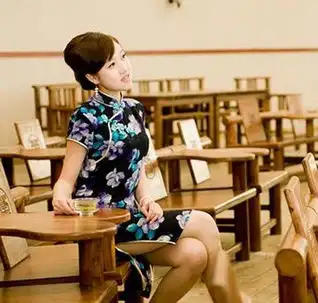工作装美女头像在重庆