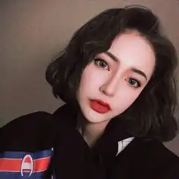 qq头像女生短发带帽红衣