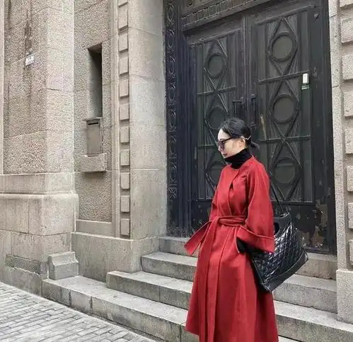 新年氛围感头像女红色