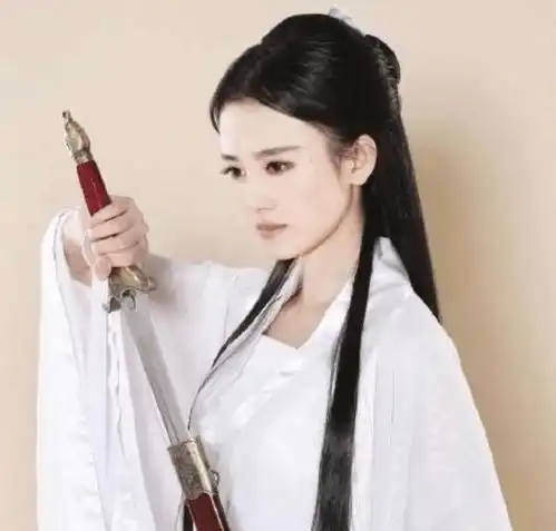 同样是小龙女扮相,刘亦菲惊艳李若彤经典,我却关注到了鞠婧祎