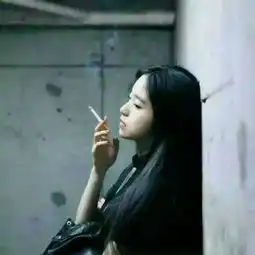 霸气十足的个性女生yy头像非主流超拽这世界没童话只有谎话