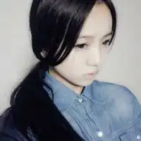 很多人爱的女神qq皮肤大图和qq头像一套的一定要好好照顾自己