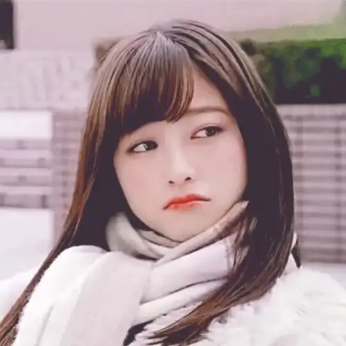 桥本环奈美得就像个小天使,就像从少女漫画里走出来一样