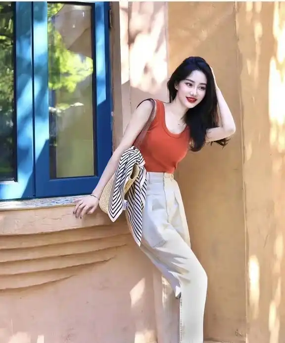 简单干净的女生穿搭简约干净的女孩穿搭