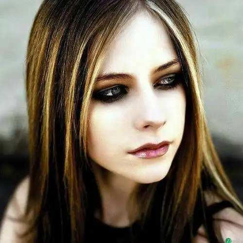 不是她的青春需要我,而是我的青春需要她