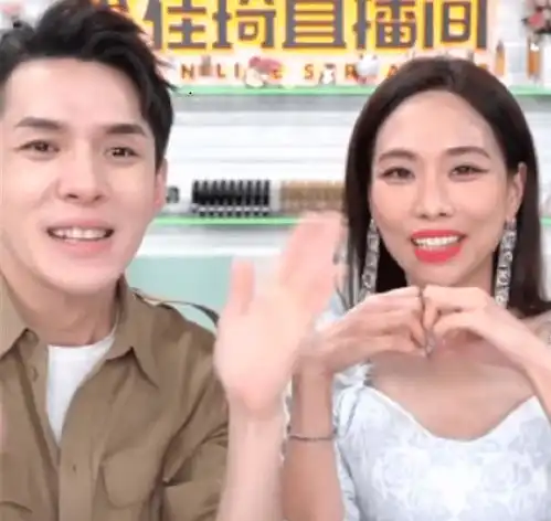 王霏霏做客李佳琦直播间,没有了精修和美颜,这颜值真实的吗