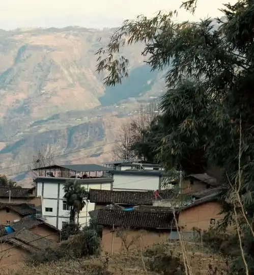 重庆女子回娘家半月被传离婚,听说媒婆上门提亲,老公赶紧来接