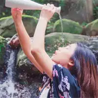 蓝天图片唯美女生头像舍