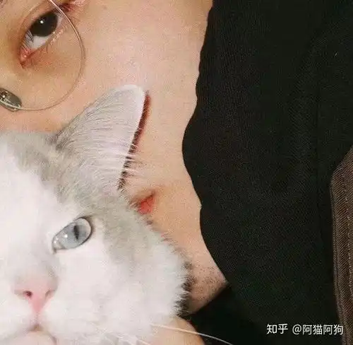 有没有男生和动物一起的男生头像