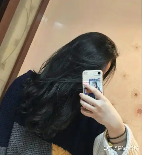 女生22,三年前发现头发越来越少,头发细软少,医院医生说是脂溢性脱发,吃了药不管用毛囊受损了嘛