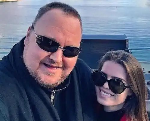 美女与野兽现实版女大学生嫁大22岁超级富豪常被认为是父女