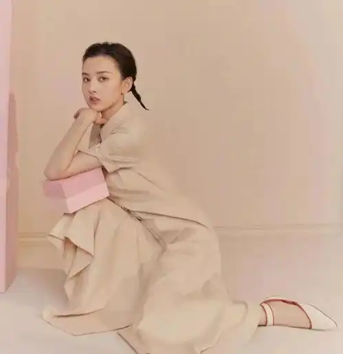 谁说小个子不能穿平底鞋选对款式搭好服装,150cm也能很显高