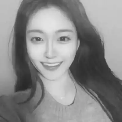 一哚傻傻的少女黑白控