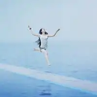 女生真人海边头像