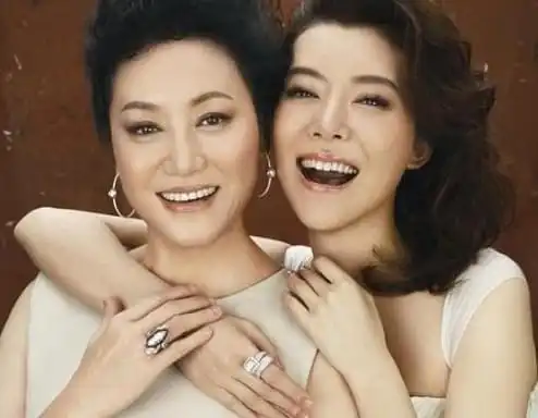 64岁老戏骨王丽云,和前夫分居10年离婚,女儿车晓感情也坎坷