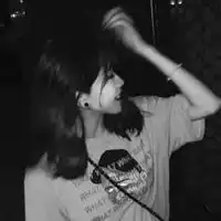 黑暗头像女生真人霸气情