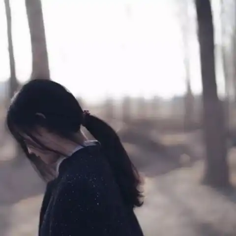 黑白唯美意境头像女生朋