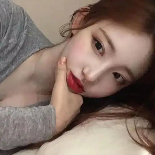 今天的漂亮女生头像我爱了