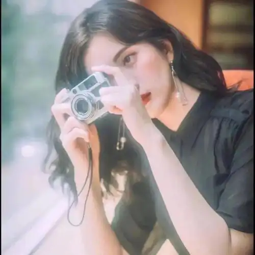 头像比起忽冷忽热还是孤独让人踏实