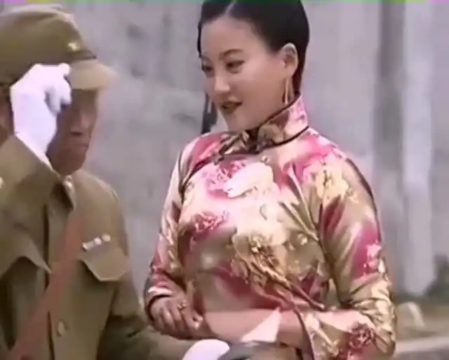 小日本兽性难改,美女霸气将手雷扔进他裤子里,看着好解气