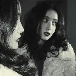 冷酷霸气的女生黑白头像2018别怕被笑话而活成了笑话