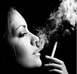 有没有和这张差不多的女生图片跪求啊