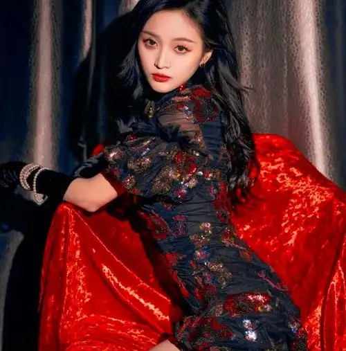 吴宣仪胆子大,与火箭少女唱肖战歌曲,李紫婷赖美云徐梦洁变自信