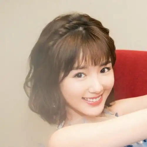 周冬雨杨紫都迷上了仙女风编发,原来短发也可以变得仙气飘飘