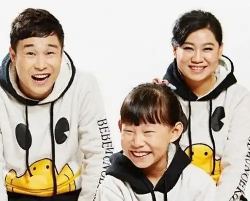 有种女神叫小沈阳的女儿,曾被人质疑长得丑,如今却逆袭成女神