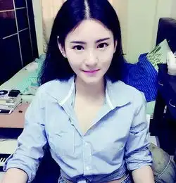 网红女主播直播不敢穿太露1个月吸金30万图