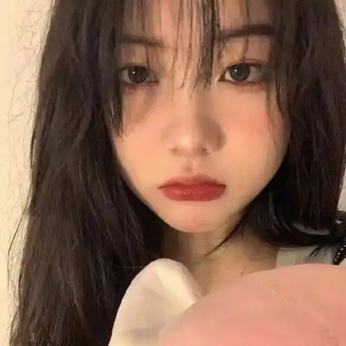 女生头像长这么好看有什用,又不是长在我身上