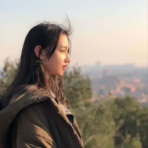 多少人是因为得不到,才假装不想要嫉妒